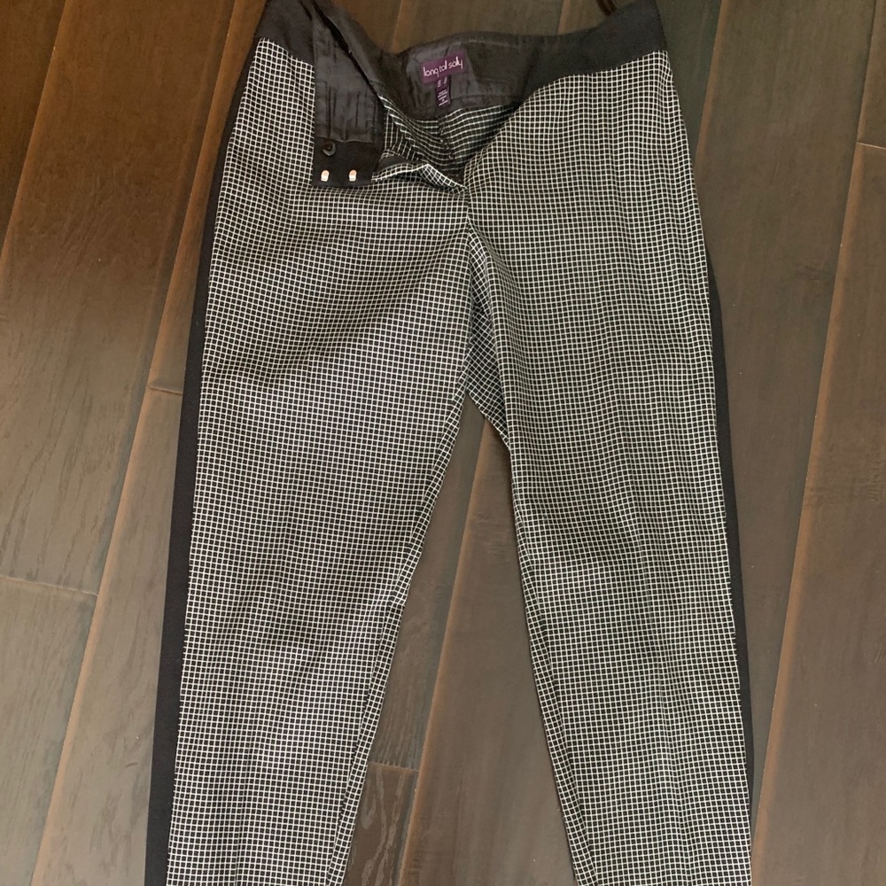 Cropped tall girl pants.